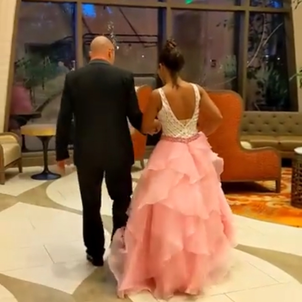 Dress - Picture 4 of 4